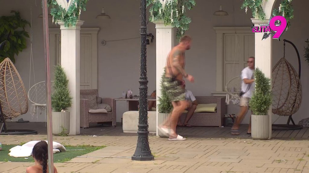 Janjuš jurio Daču po imanju nakon što ga je odrukao Staniji – sukob Janjuša i Dače