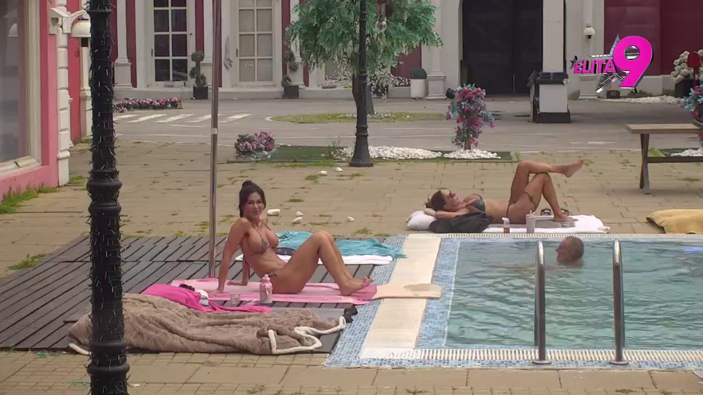 Janjuš kritikovao Aneli, Staniju i Kačavendu uz niz uvreda na bazenu