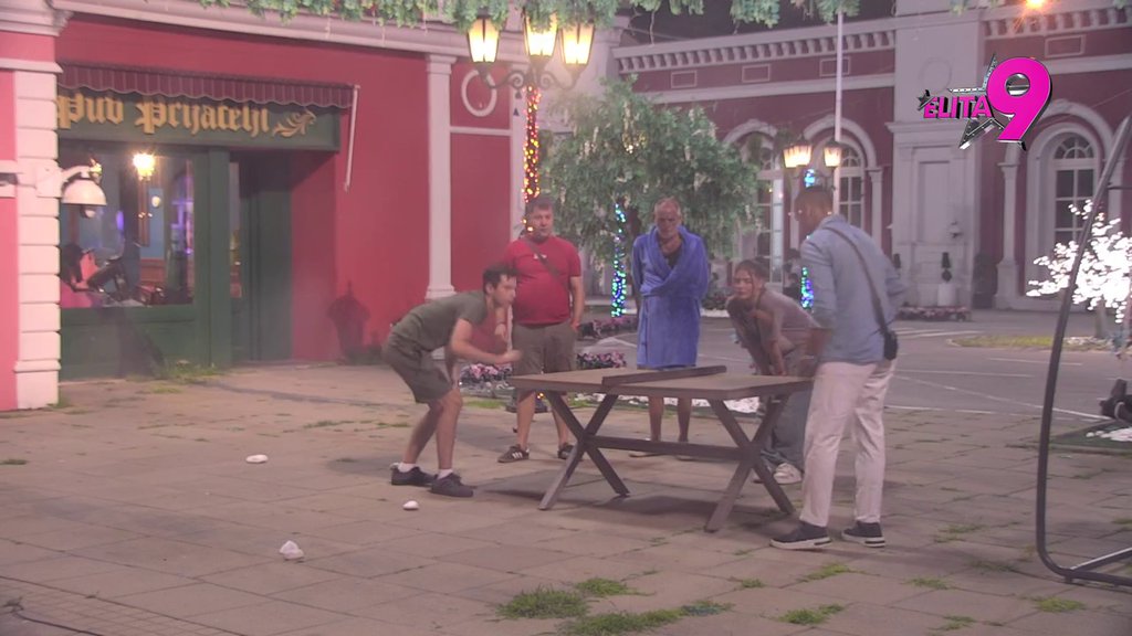 Učesnici pronalaze način za opuštanje: Stoni tenis pre preseka