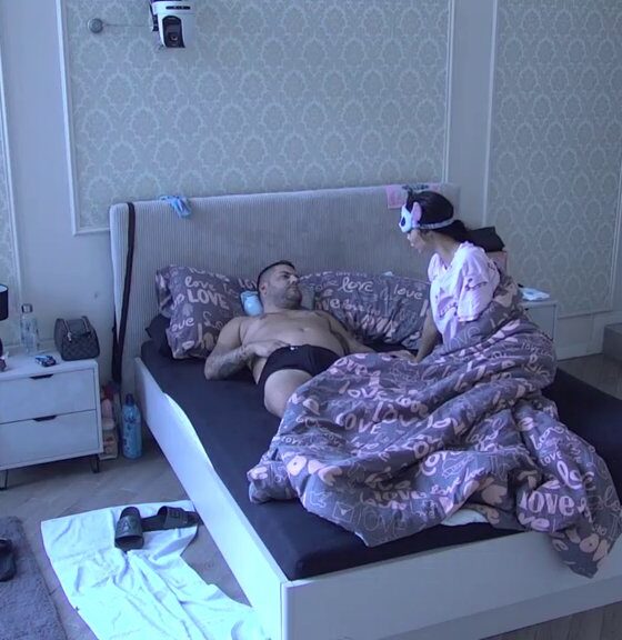Drama u Zadruzi: Maja uhvatila Asmina, izbila svađa zbog pokrivača