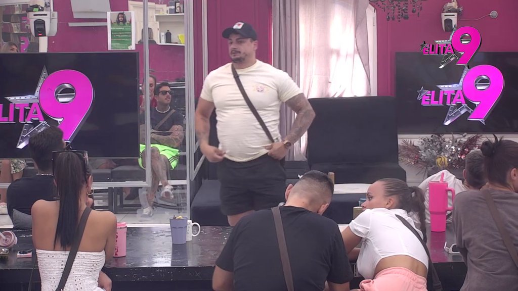 Jovana Mitić izazvala buru pitanjima u Eliti: takmičari iznenađeni – Jovana Mitić u Eliti