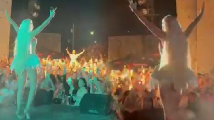 Jelena Karleuša nastupila u Banja Luci: Emotivni povratak pred oduševljenom publikom – nastup Jelene Karleuše u Banja Luci