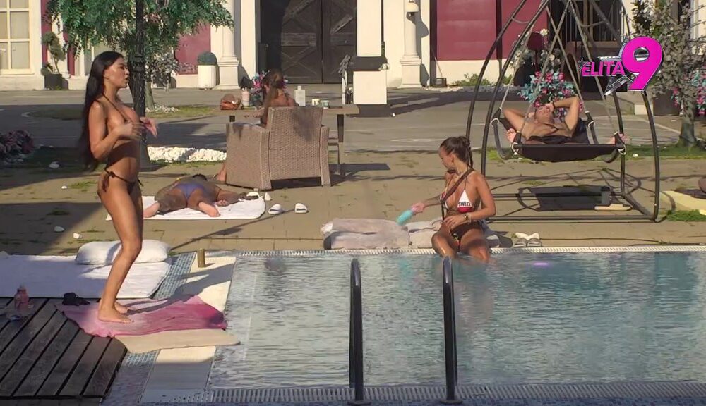 Stanija zaigrala uz bazen: Mini bikini i prizor koji svi pamte – Stanija u mini bikiniju