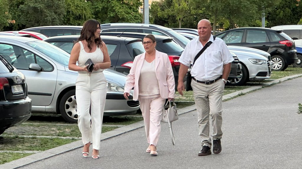 Porodica Asmina Durdžića među prvima stigla u Šimanovce i podržala sina