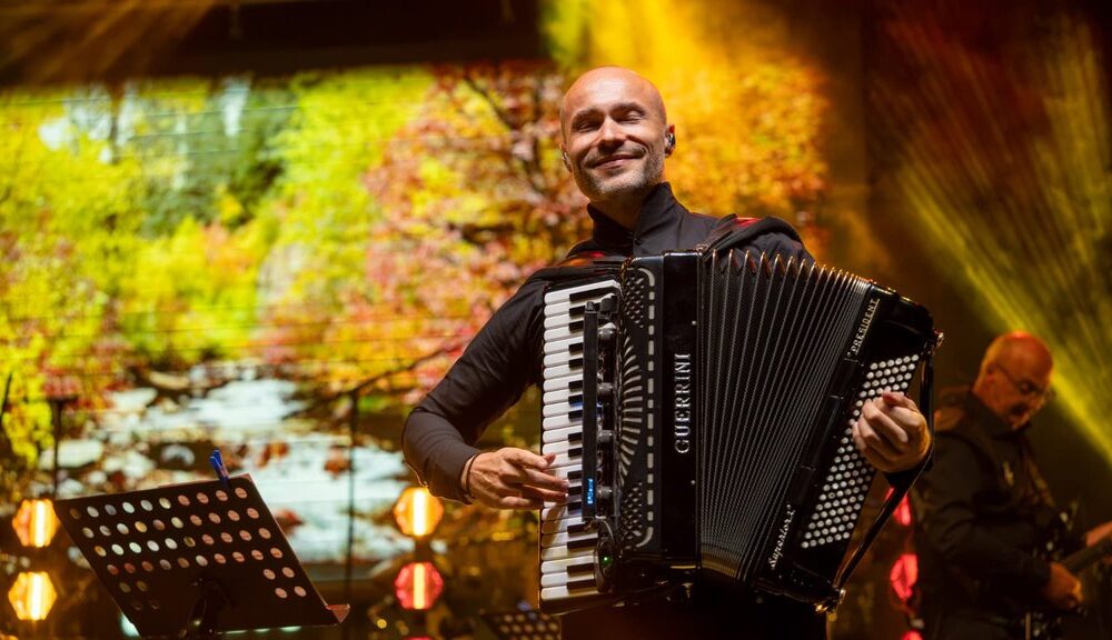 Aleksandar Sofronijević održao spektakularan koncert u Kraljevu uz ovacije publike