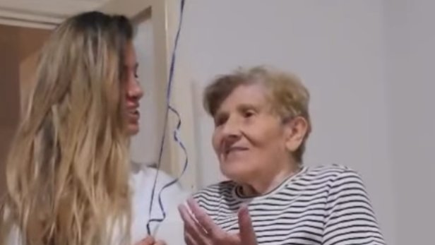 Slobina majka Draginja i Jelena Radanović u emotivnom zagrljaju na slavlju – Draginja Radanović i Jelena