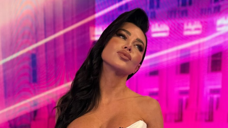 Stanija Dobrojević u beogradskom noćnom provodu: deca joj poklonila ruže