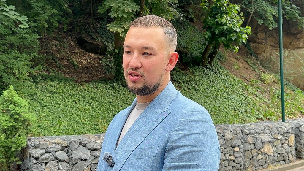 Uroš Živković progovorio o estradnim skandalima i otkrio detalje sa promocije – Uroš Živković o estradnim skandalima