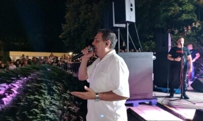 Dragan Kojić Keba priredio spektakl u Niškoj banji, publika pevala sve hitove – Kebin koncert u Niškoj banji