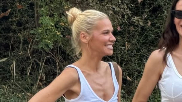 Nataša Bekvalac uživa na koncertu Dina Merlina u Sarajevu sa prijateljima – koncert Dina Merlina u Sarajevu