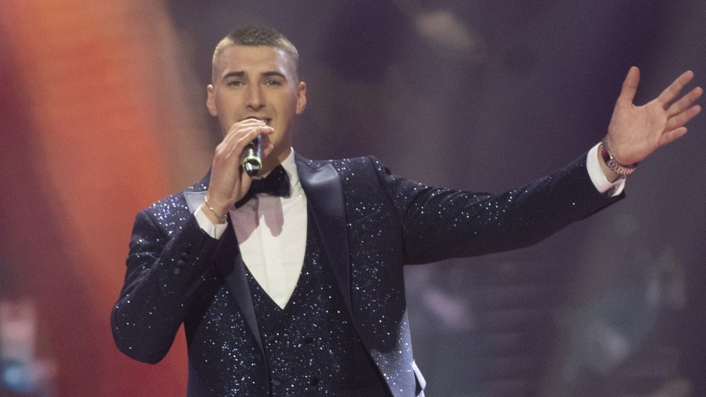 Kenan Hadžić briljira u Pinkovim zvezdama: Publika oduševljena njegovim emotivnim nastupima (VIDEO) – Kenan Hadžić Pinkove zvezde