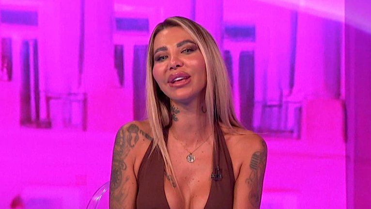 Aneli Ahmić odgovorila na uvrede gledalaca tokom emisije Narod pita (VIDEO) – Aneli Ahmić Narod pita