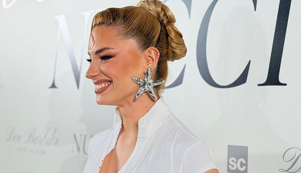 Sara Jo podelila slike sa Ibice: Mini bikini i reakcije na društvenim mrežama