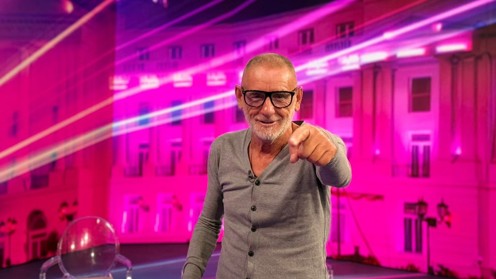 KONTROLA ILI HARMONIJA U KUĆI LEPOG MIĆE: Pevač Miroslav Pržulj otkrio ko zaista vuče konce u njegovom domu i zbog čega njegova supruga Snežana nikada ne želi pred kamere (FOTO) – kontrola u kući Lepog Miće