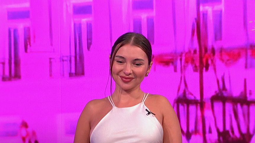 KRITIČNE REČI GLEDATELJKE PREOKRENULE EMISIJU: Sara Stojanović iskreno o ljubavi i greškama, a podrška za Murata iznenadila sve (VIDEO) – kritika i podrška za Saru Stojanović