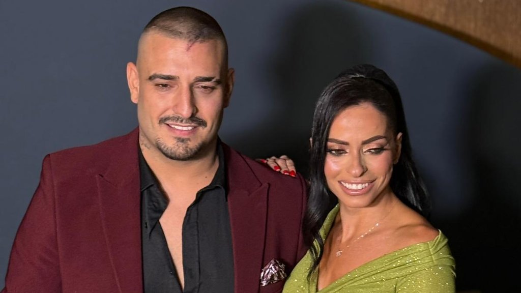 DETALJ SA MALDIVA OTKRIO ISTINU O LJUBAVI: Darko Lazić objavio posebnu čestitku Katarini, fanovi ne ostaju ravnodušni (FOTO)