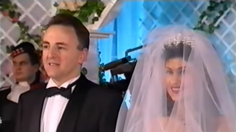 PREOKRET U PORODICI RAŽNATOVIĆ: Ceca 24 godine čuvala dragoceni poklon, sada ga predala Bogdani – evo šta je svekrva ostavila u amanet (FOTO) – poklon Arkanove majke