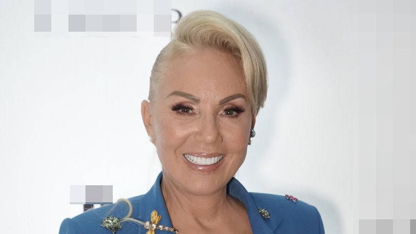 KONTRAST NEKADA I SADA: Brena gledala skok sa Starog mosta, pa se prisetila svog legendarnog trenutka (VIDEO) – Brena skok sa Starog mosta