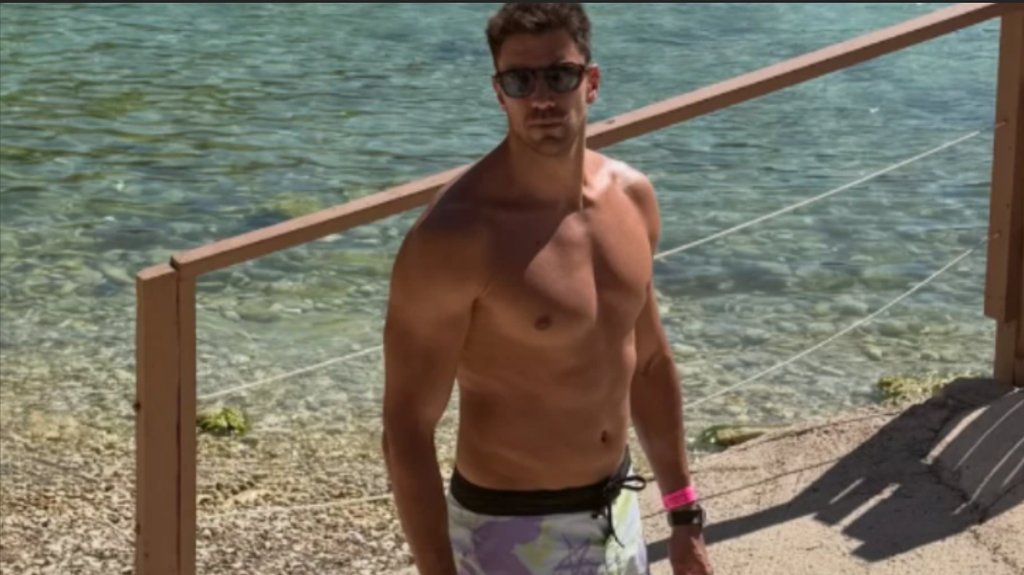PREOKRET NAKON RAZVODA: Vlada Vuksanović ponovo pokazao mišićavo telo, devojke ne prestaju da komentarišu (FOTO) – Vlada Vuksanović mišićavo telo