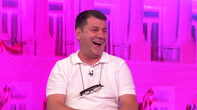 IVAN MARINKOVIĆ UDARIO NA SARU I MURATA: Ispljuvao vezu u emisiji, pa otkrio šta misli o njihovim planovima (VIDEO) – Ivan Marinković o vezi Sare i Murata