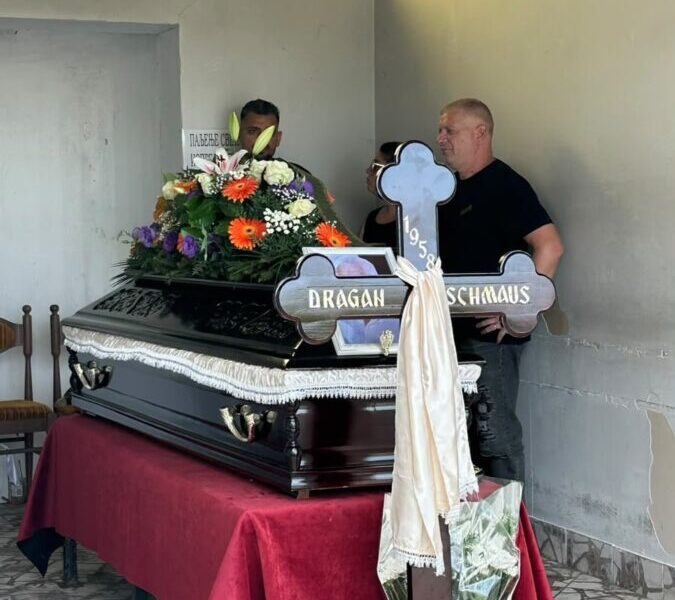sahrana oca bore santane, kovčeg