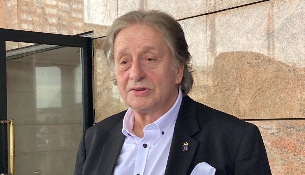 BURAN POČETAK U VELIKOM GRADU: Rade Vučković otkrio pravu priču iza hita i prevaru menadžera (FOTO) – priča o pesmi