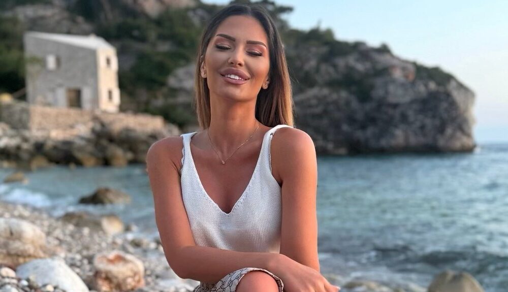 RAJ NA DOHVAT RUKE: Ana Radulović uživa pred Elitu, slike iz Turske oduševile pratioce (FOTO) – Ana Radulović uživa u Turskoj