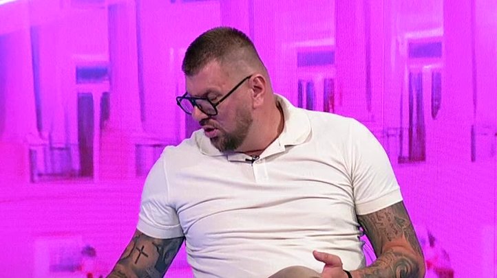 PREOKRET U EMISIJI NAROD PITA: Gledateljka pokušala da osvoji Janjuša, a on joj odmah tražio novac (VIDEO) – gledateljka zavodi Janjuša