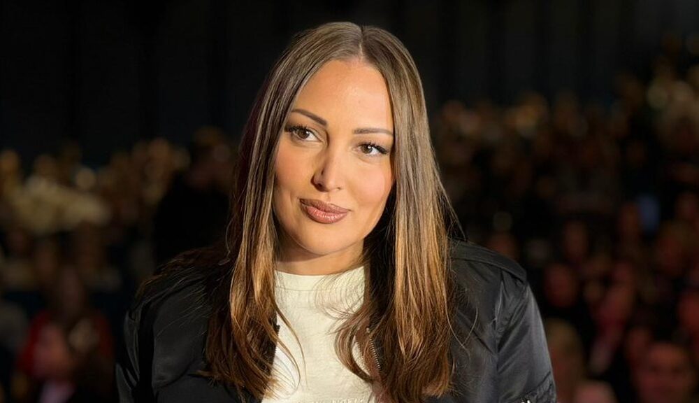 PRIJOVIĆEVA PREKINULA NASTUP ZBOG DRAME U PUBLICI: Aleksandra hitno zatražila pomoć tokom koncerta u Banjaluci, evo šta se desilo (VIDEO) – drama u Banjaluci