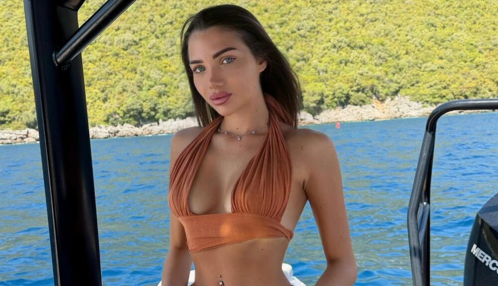 SLIKE SA JAHTE ZAPALILE MREŽE: Tifani, ćerka Suzane Perić, vodi život na visokoj nozi u Monte Karlu, fanovi ne prestaju da komentarišu (FOTO)