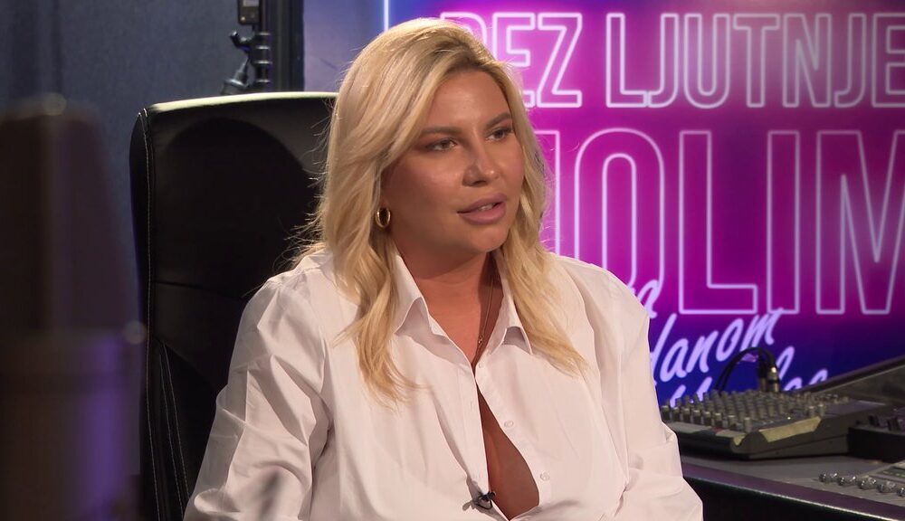 DEA ĐURĐEVIĆ POSLALA JASNU PORUKU SVIMA: Otvoreno se oglasila nakon rođenja ćerke, a njene reči podigle buru na mrežama (FOTO) – poruka Dei Đurđević