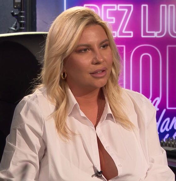 DEA ĐURĐEVIĆ POSLALA JASNU PORUKU SVIMA: Otvoreno se oglasila nakon rođenja ćerke, a njene reči podigle buru na mrežama (FOTO) – poruka Dei Đurđević