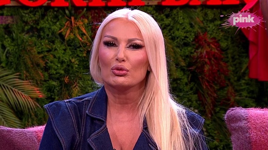 ELMA SINANOVIĆ POKAZALA PRAVO LICE NA ODMORU: U bikiniju i bez šminke zablistala, a njen osmeh otkriva sve (FOTO) – Elma Sinanović u bikiniju