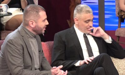 EMOCIJE UZAVRELE POSLE PORODIČNOG GUBITKA: Čeda Jovanović kuvanjem pokušava da uteši Acu Kosa, atmosfera u njegovom domu govori više od reči (VIDEO) – Aca Kos