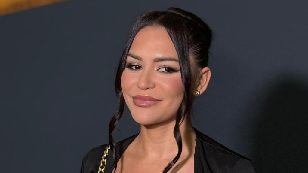 MASKE PADAJU NA INSTAGRAMU: Aleksandra Mladenović pokazala obline u bikiniju, a priznanje o statusu iznenadilo fanove (FOTO) – Aleksandra Mladenović Instagram