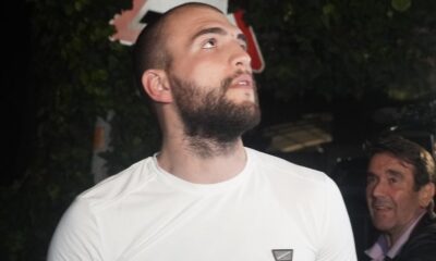 PREPOZNAJETE LI GA NA ULICI: Veljko Ražnatović iznenadio novim izgledom, jedan detalj zbunio fanove (FOTO) – promena imidža Veljka Ražnatovića