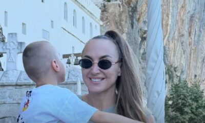 MIRNA STRANA SHOWBIZ SCENE: Goga Sekulić u crnoj haljini i sa sinom Vasilijem posetila manastir Ostrog, jedan detalj privukao pažnju (FOTO) – Goga Sekulić manastir Ostrog