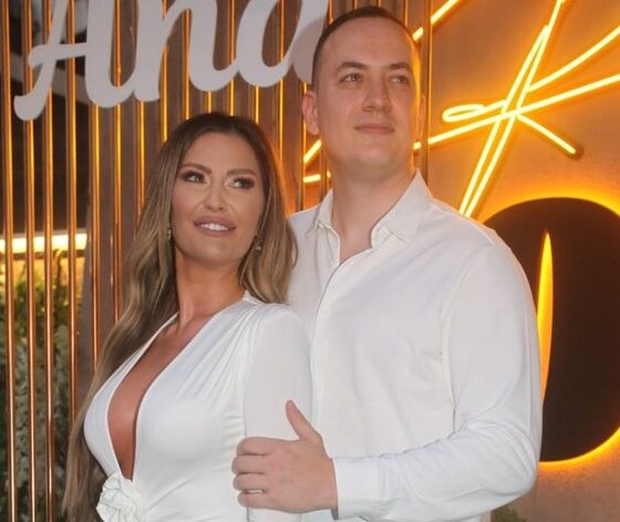 PREOKRET U ŽIVOTU ANE RADULOVIĆ: Voditeljka otkrila kako je njen sin Kosta reagovao na sestru, Mirče u centru pažnje (FOTO) – prinova u porodici Mirčeta Radulovića