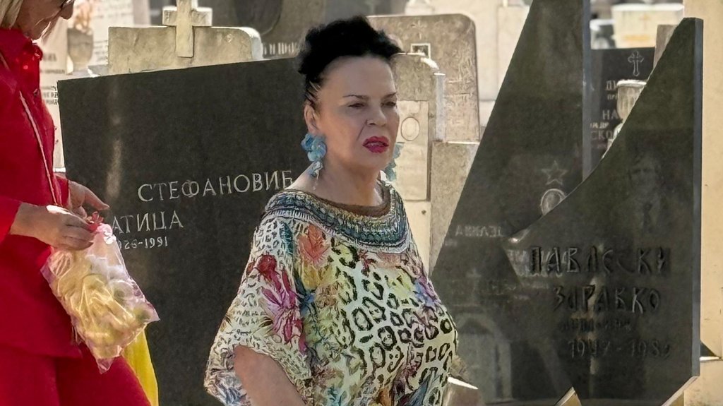 TRAGEDIJE OBELEŽILE ŽIVOT MIRE KOSOVKE: Potresna ispovest pevačice o gubitku najmilijih i detinjstvu koje nikada neće zaboraviti (FOTO) – tragedije Mire Kosovke