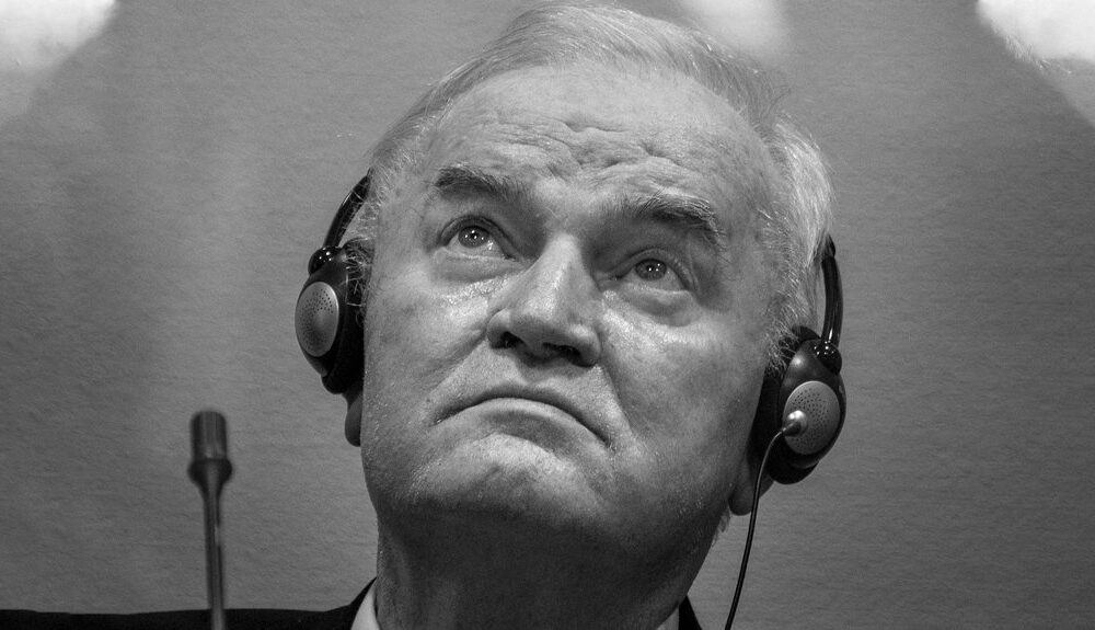 JEZIVE TEORIJE KRUŽE O SMRTI ĆERKE RATKA MLADIĆA: Tri misteriozna događaja obeležila njegov život, jedan detalj i dalje zbunjuje javnost (FOTO) – jezive teorije o samoubistvu
