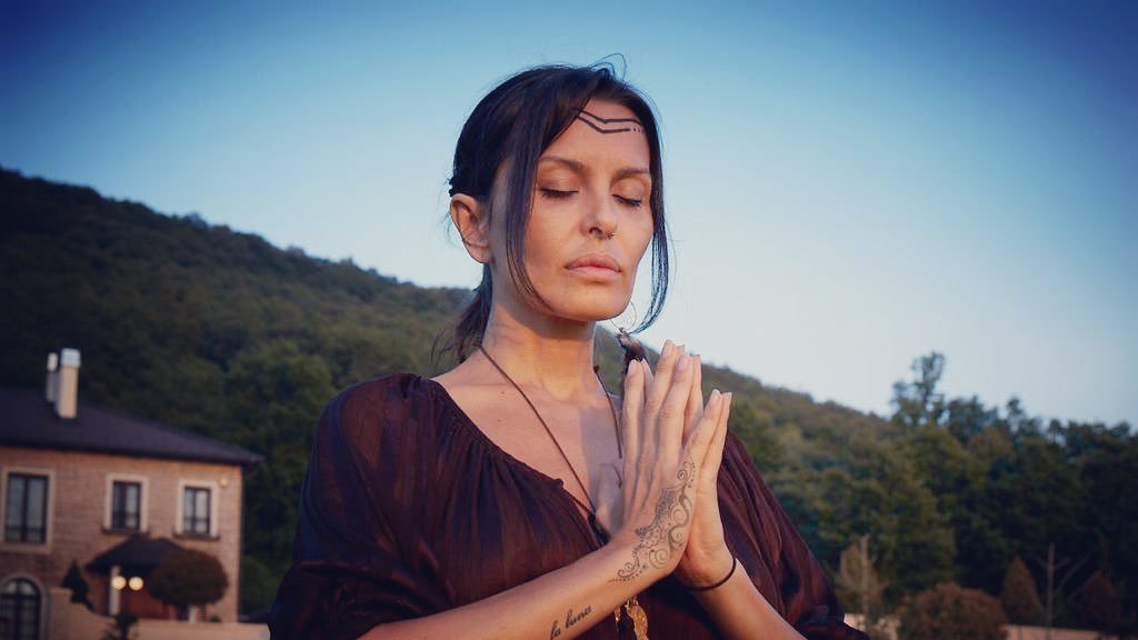 ELENA KARIĆ SLOMLJENA OD BOLA: Emotivani oproštaj od vernog prijatelja na Instagramu otkrio veliku tugu (FOTO) – smrt kućnog ljubimca
