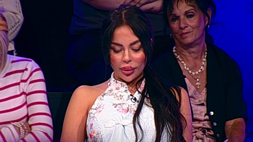 IVANA ŠAŠIĆ UPUTILA OŠTRE REČI SOFIJI: Pevačica iznela svoje mišljenje uživo, mlada učesnica ostala bez odgovora (VIDEO) – izjava Ivane Šašić u Narod pita