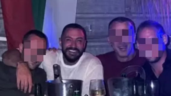 LUMPOVANJE PRE HAPŠENJA OTKRILO PRAVO LICE JODŽIRA: Influenser Jovan Radulović snimljen u kafani, a onda usledio incident sa policijom (FOTO) – hapšenje Jovana Radulovića Jodžira