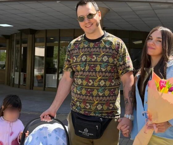 PRVI ODMOR SA NASLEDNIKOM: Aleksa Balašević na moru sa sinom Đorđem, porodični trenuci za pamćenje (FOTO) – prvi odmor sa sinom Đorđem