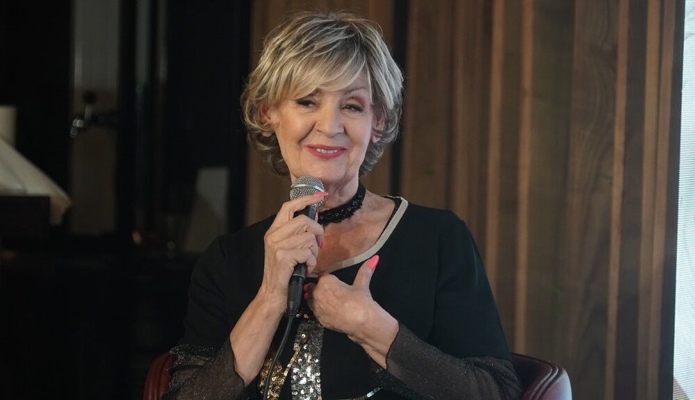 FINANSIJSKI PREOKRET NA ESTRADI: Lepa Lukić otkrila detalje o tri penzije i jednom posebnom izvoru prihoda (FOTO)