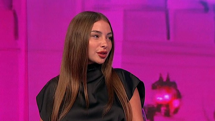 SARA ODBRUSILA GLEDAOCIMA UŽIVO: Ivan Marinković se ne zaustavlja sa šalama na njen račun, studio se smeje (VIDEO) – haos u emisiji Narod pita