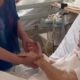 EMOCIJE SU PREPLAVILE BOLNIČKU SOBU: Zora Dubljević i Hanka Paldum zapevale zajedno, susret rasplakao sve (VIDEO) – Zora Dubljević u bolnici