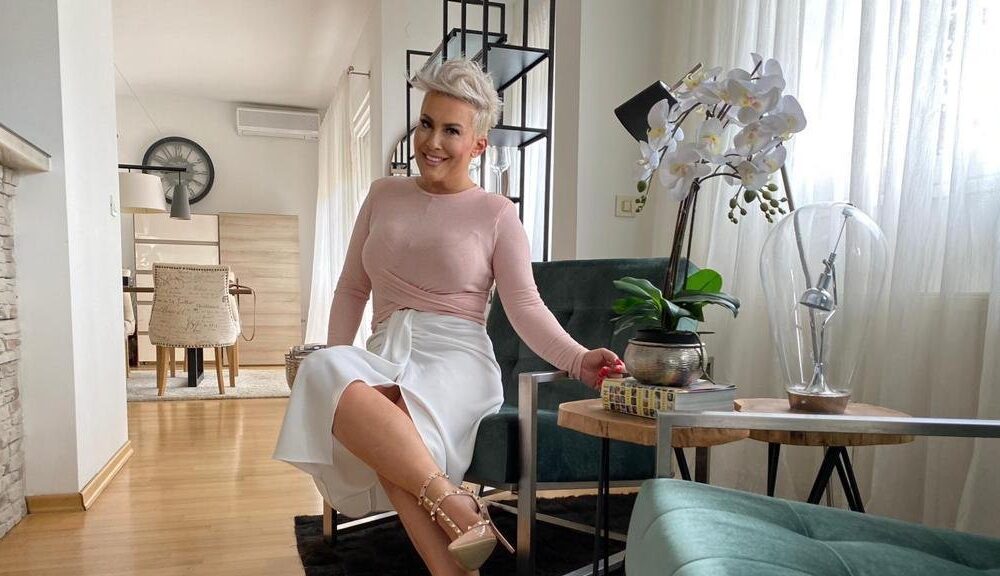 KAKAV PREOKRET U ŽIVOTU PEVAČICE: Indira Levak od groblja do estradnog vrha, a jedna odluka sve je promenila (FOTO) – životna priča Indire Levak