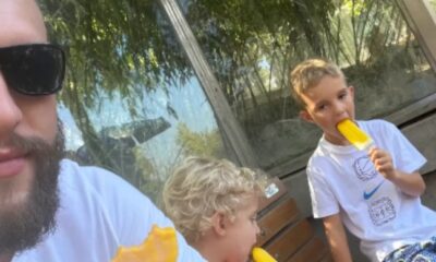 PORODIČNA AVANTURA U ZOO VRTU: Veljko Ražnatović usnimio sinove u nežnom trenutku, svi pričaju o jednom detalju (FOTO)