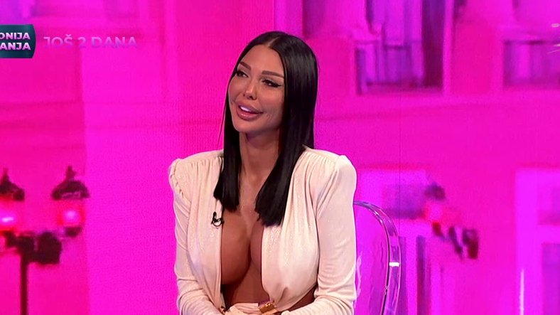 NAPETOST U EMISIJI NAROD PITA: Maja Marinković i Stanija Dobrojević u okršaju, pale teške reči, a tenzija raste (VIDEO)